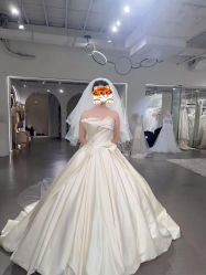 -艾米丽婚纱礼服