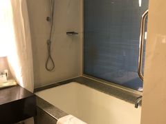 -上海虹桥西郊假日酒店