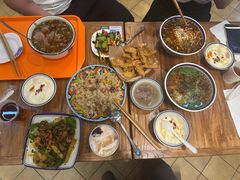 -云阿蛮云南生烫牛肉米线(奉贤路店)