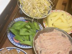 -沸炉重庆老火锅(军事博物馆店)