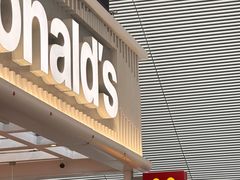 -麦当劳(深圳北站B2检票口楼上)