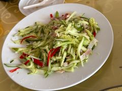 -华龙特色大骨鸡农家菜馆