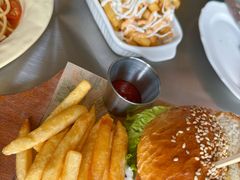 -三勾JJJ Burger&Coffee(梅溪湖店)