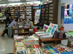 -新华书店(龙湖路店)