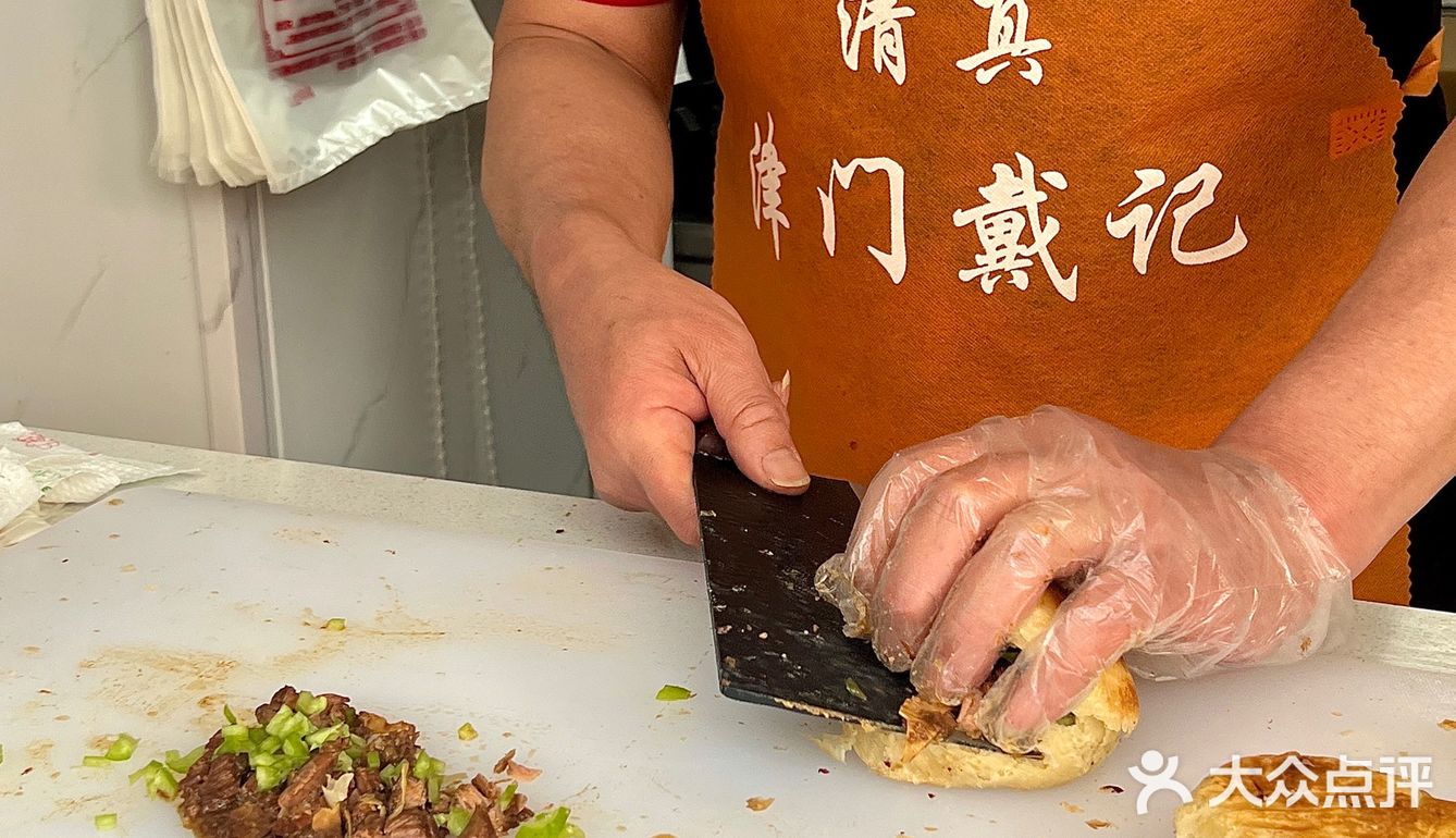 天津！来西北角就为了他家这一口牛肉烧饼….