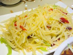 酸辣土豆丝-阿里巴巴海鲜烧烤家常菜(黄岛店)