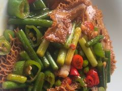 鱿鱼炒芹菜-东门头·江鲜小馆(新天地店)