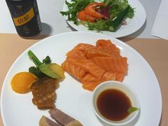 三文鱼刺身-晶丽香榭自助餐(南京大饭店)