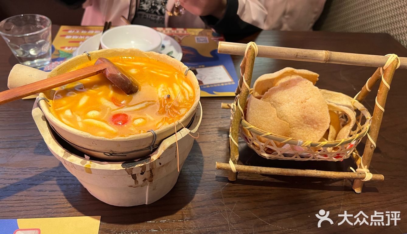 服务态度超好，果然是火爆魔都十年的泰国料理