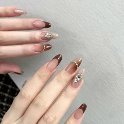 -桃色美甲沙龙