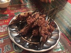 -烤肉小伙烤肉店