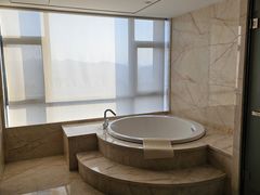 -中山利和希尔顿酒店