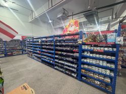 -逝水玩具折扣店