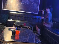 -红河谷晴天别墅轰趴馆