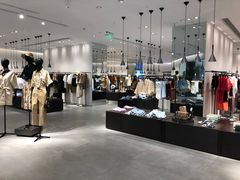 -URBAN REVIVO(七宝领展广场店)