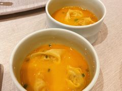 蟹粉小馄饨-新光酒家·河豚·海鲜·蟹料理(浦东店)