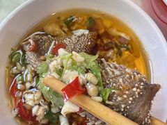 -毛辣果·贵州红酸汤牛肉火锅(西单店)