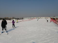 -华彬猛犸滑雪场