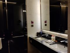 -天津京基皇冠假日酒店