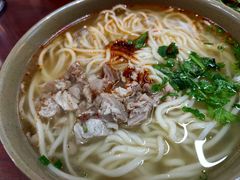 -亮亮面馆(经六路店)