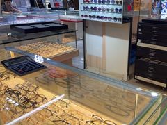 -吉庆眼镜店•蔡司•依视路(开泰眼镜市场店)