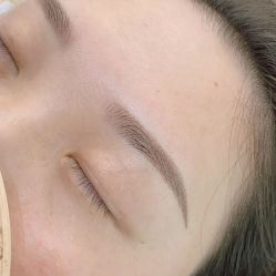 -轻妆Feel·半永久纹眉眼线