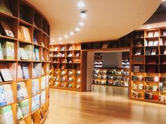 店内环境-新华文创·光的空间