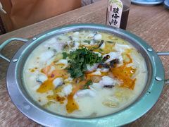 红帽津道酸菜鱼-红帽小馆(向阳路店)