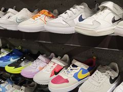 -燕莎奥特莱斯购物中心