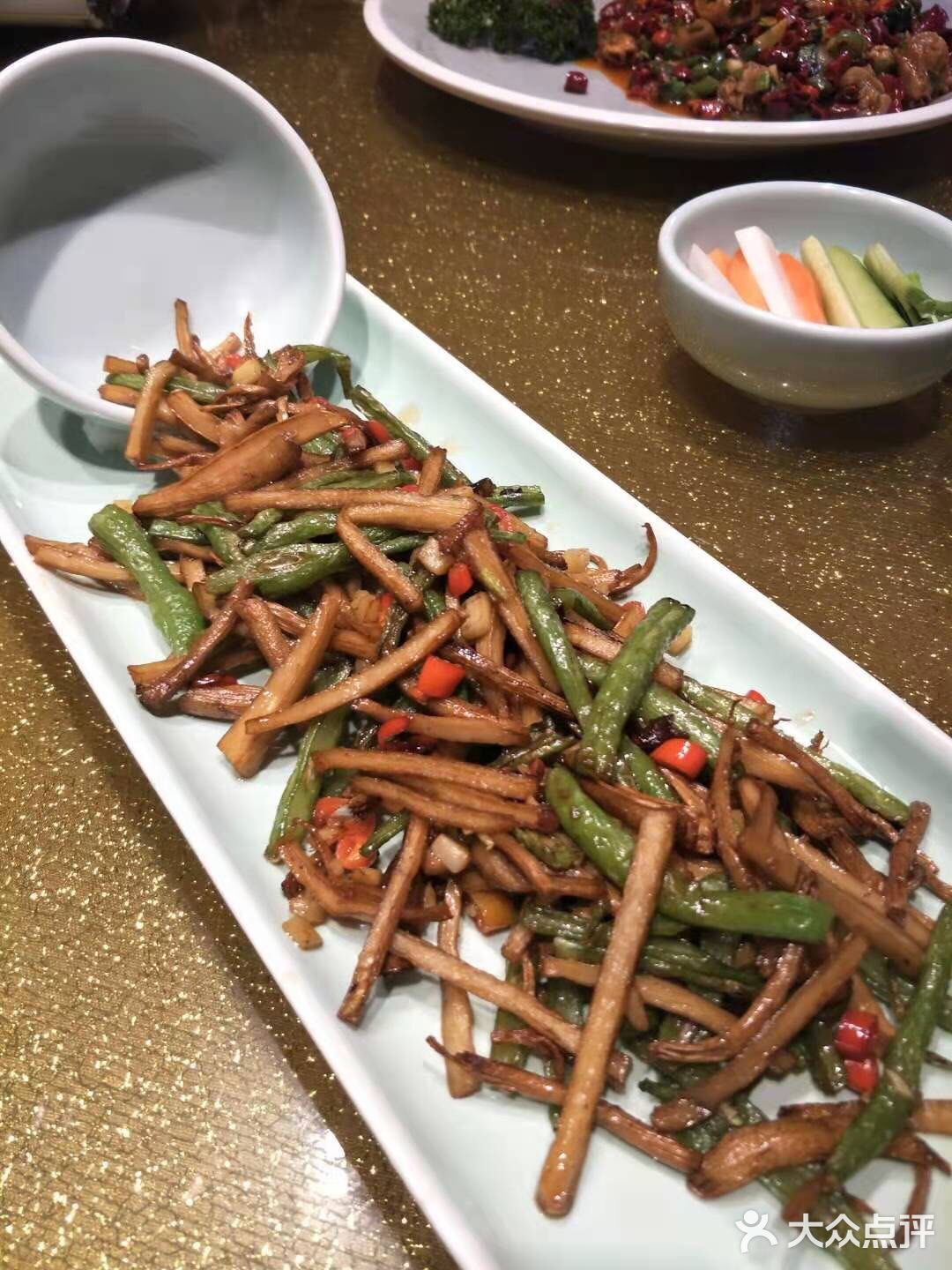 快来吃蒸全羊咯