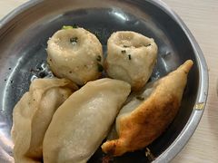 -黄阿姨锅贴大王(万航渡路店)