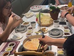 -洪氏嗨捞·广东猪肚鸡·椰子鸡火锅(西咸万象城店)