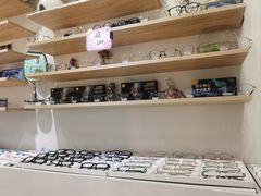 -天空之镜眼镜店蔡司依视路授权店(天通苑店)