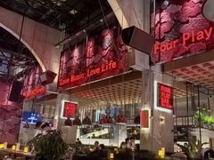 -FOUR PLAY BAR