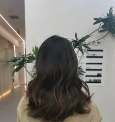 -DO A HAIRSTYLE