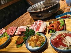 -明洞阿姨·韩式酱蟹烤肉·创意料理(三元桥店)