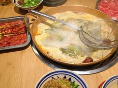 -洱火云南酸菜牛肉火锅(石景山当代商城店)