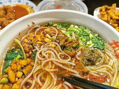 -爆炸头阿姨小四川正宗川味小吃(无任何分店)