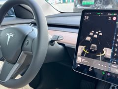 -TESLA 特斯拉(上海太古汇体验店)