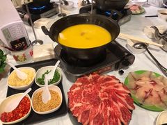 -鲜入围煮花胶鸡海鲜火锅