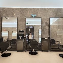 -TONI&GUY