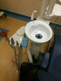 -瑞尔齿科(上海长风大悦城店)