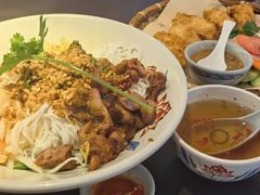 -大头虾越式风味餐厅(光明广场店)