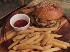 -羽深肉铺 Steak & Wine