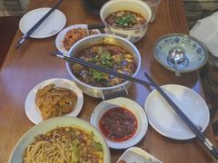 -爆炸头阿姨小四川正宗川味小吃(无任何分店)