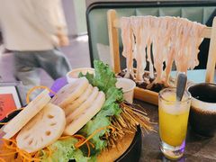 -湊湊火锅·茶憩(杭州湖滨银泰in77店)