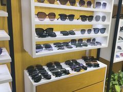 -现代眼镜批发城(台东三路店)