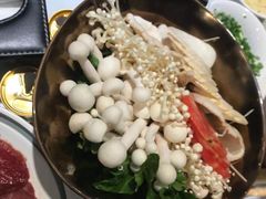 -墨居上隐·院子里火锅(峨眉店)