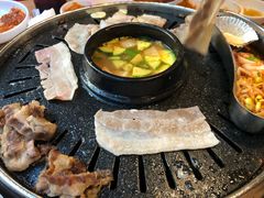 -江南猪肉商会无限续吃(弘大店)