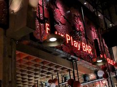-FOUR PLAY BAR
